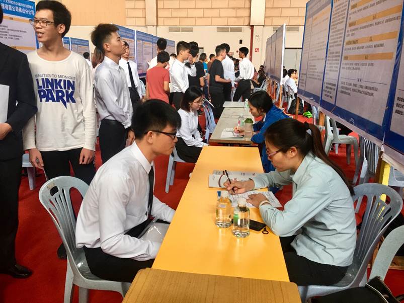 高考分数线有望下调，中等生很“吃香”，400分有希望上本科