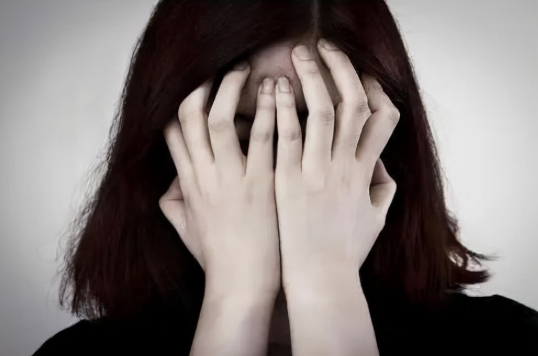 浙江18岁校花坚持白天不穿“内衣”，一年以后，发生了这几个变化