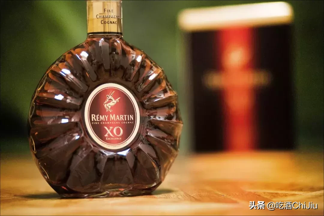 中年富人们,为什么喜欢喝人头马XO?