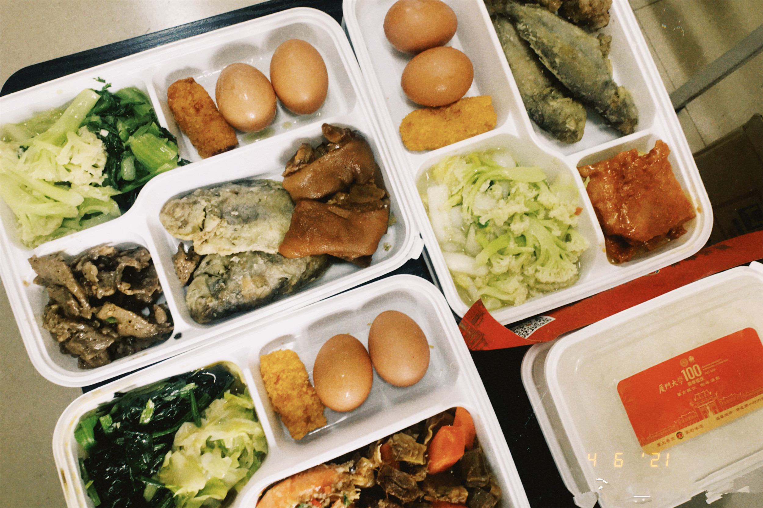 厦门大学食堂有多好？中式大厨做盘菜6元，米饭免费10年，值了