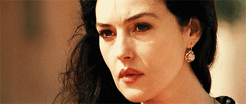 《西西里的美丽传说》：玛莲娜有多美，全镇男人的反应说明了一切