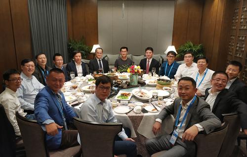 21高考10篇作文范文：用专业为学子助力，临阵磨枪不快也光