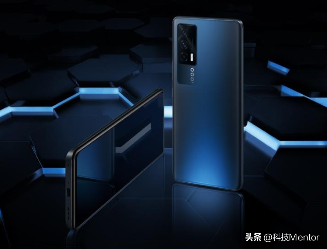 手机2500左右哪款好（三款机型对比测评分享）