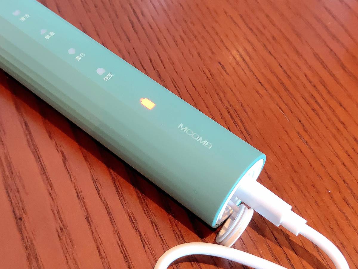 既能刷牙，又能洗脸的电动牙刷，美看mcomb M2 Plus上手体验