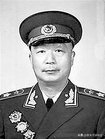 毛主席对十位开国元帅的生动点评和考语，眼光独到，赞誉也很特别