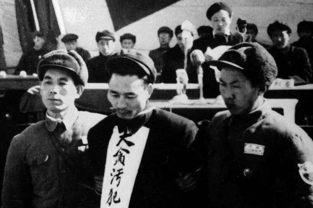 中国史上最大贪腐案：建国后首例巨额贪污犯终审宣判
