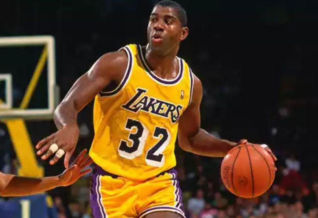nba全称是啥(nba历史十大球星)