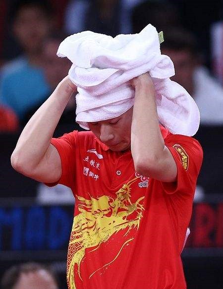 乒乓球比赛为啥不让随便擦汗(乒乓球战术细节揭秘:别以为毛巾只能擦汗