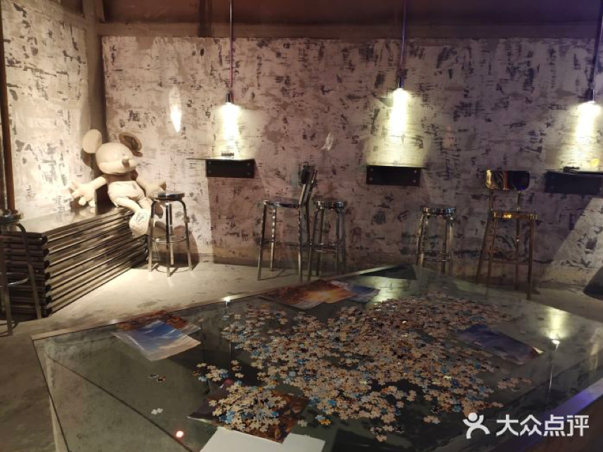 长春这家网红毛坯“厂房”烧烤店，凭什么能让跑男团去打卡撸串？