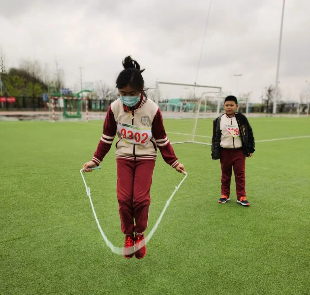 南京宇通实验学校在2021年南京市冬锻项目竞赛中荣获佳绩
