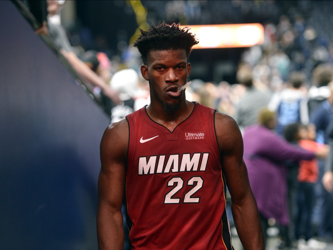 為什么nba超巨都出在湖人（為何NBA都簽超巨？到季后賽，這三人告訴你領(lǐng)袖的真正作用）