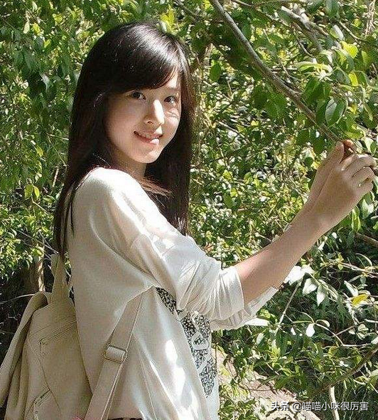 刘强东事件3年后，28岁奶茶妹妹章泽天的聪明让人刮目相看