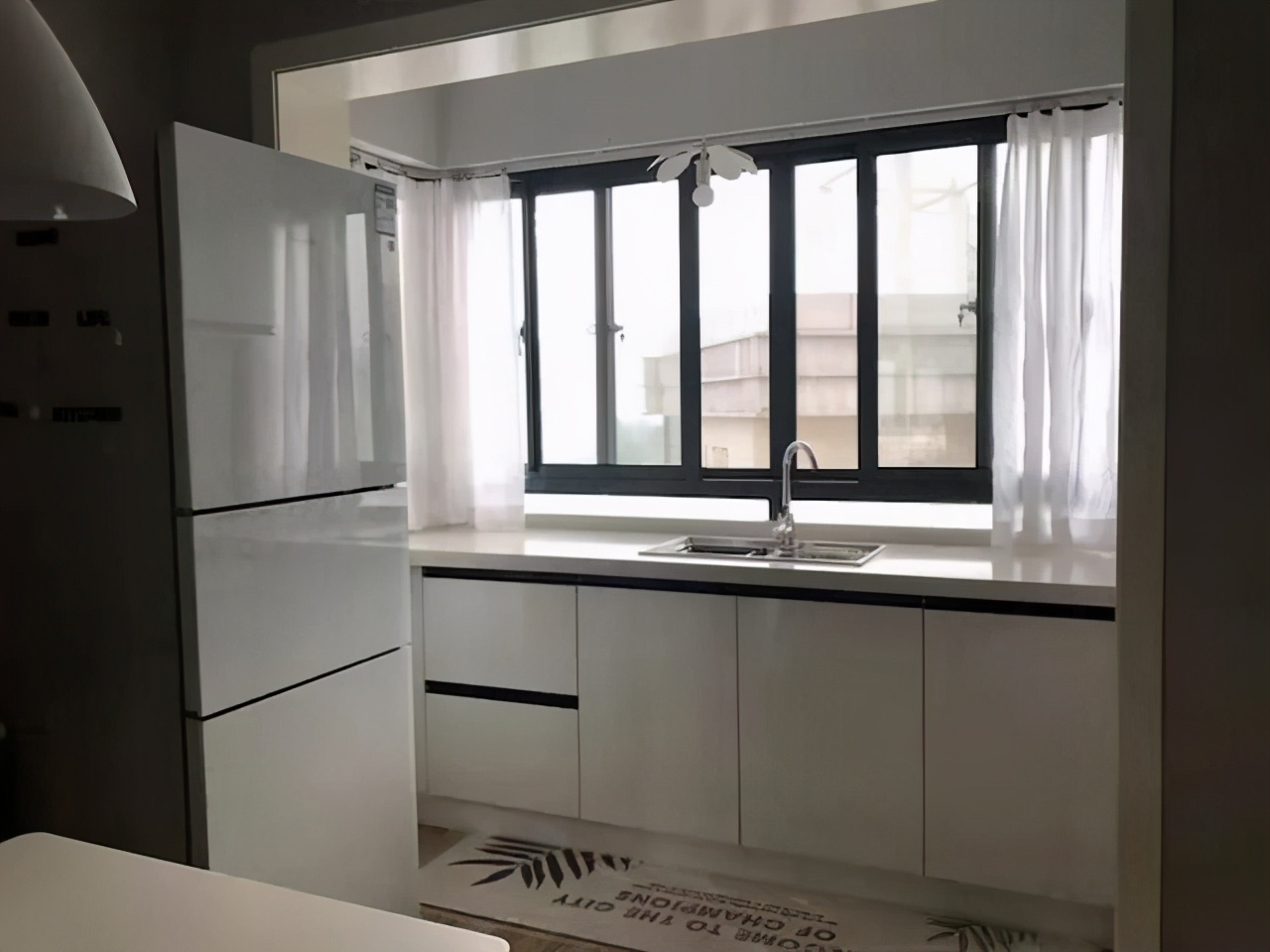 阳台只用来晾衣服？太可惜了，这样装修实用好几倍