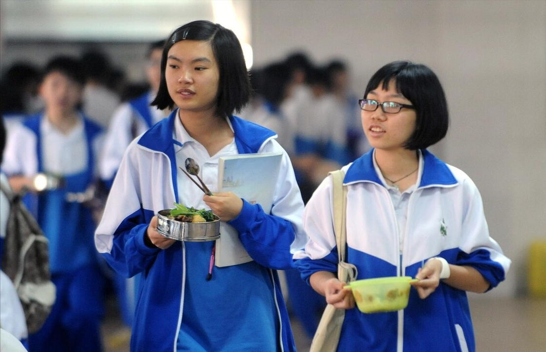 中小学生“身高标准”出炉，高考前达到这里才算合格，家长别忽视