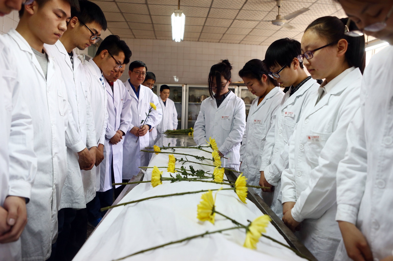 石河子医学院(新疆兵团医专-兵团医学院-石河子医专)历史沿革
