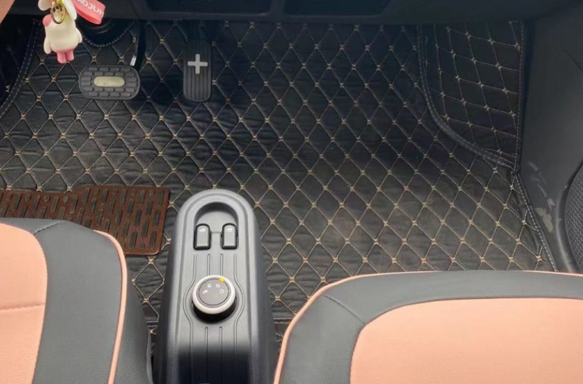 女司机的“代步利器”，C2驾照就能开，半个车位可停，仅售4万多