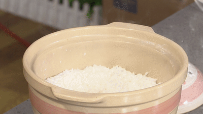 怎样做煲仔饭（简单4步教你做秘制煲仔饭）