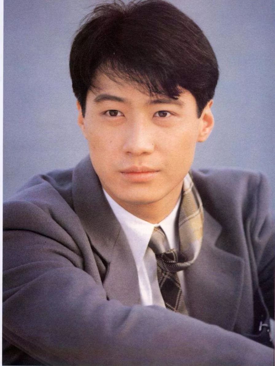 香港明星男(岁月抹不去盛世美颜,这10大香港男神无法撼动)