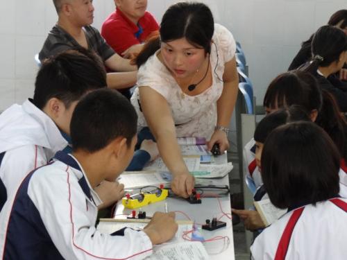 湖南长沙高考理科状元，毕业于清华大学，最后却选择成为一名保安