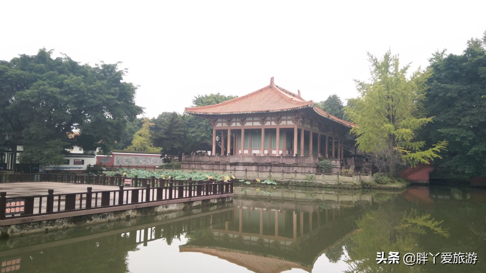 看看四川成都古蜀国郫县，4A景点望丛祠，风景如画，竟有千年陵墓