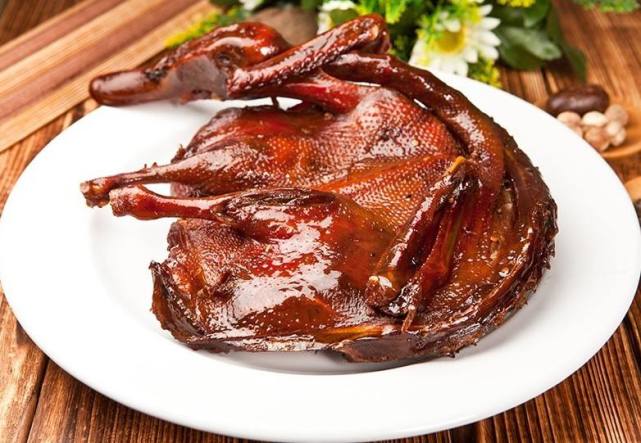 湖南美食：有千年历史传承的美食——湖南名菜酱板鸭，你吃过吗？