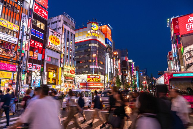 日本疫情因病毒“自然死亡”而神速消退？自民党被质疑为大选操控核酸检测数，日本将于本月重开国门