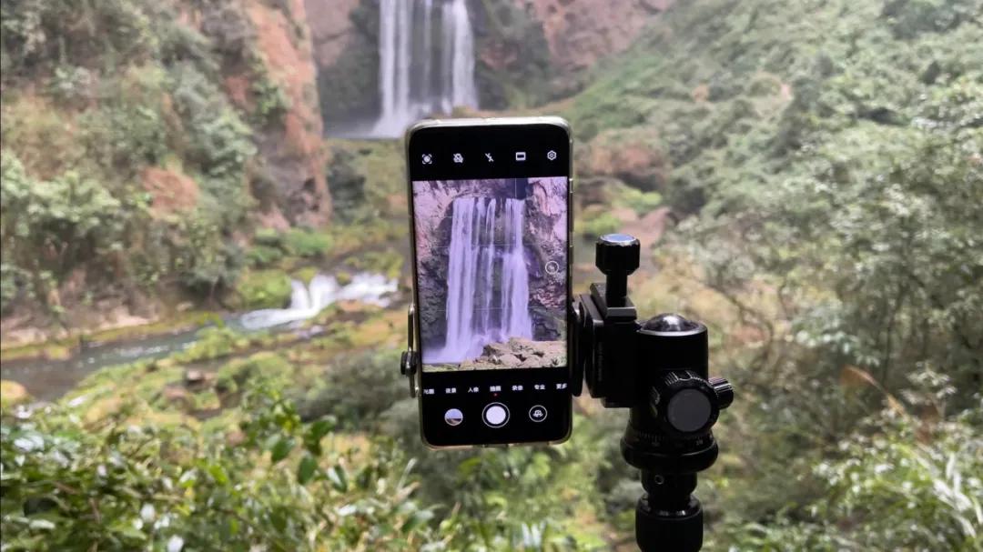 拍摄瀑布技巧（手机拍出瀑布和水流好看照片的教程）