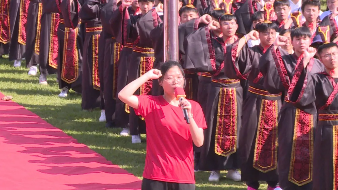 穿汉服、行冠礼、过成人门，新干二中隆重举行成人礼