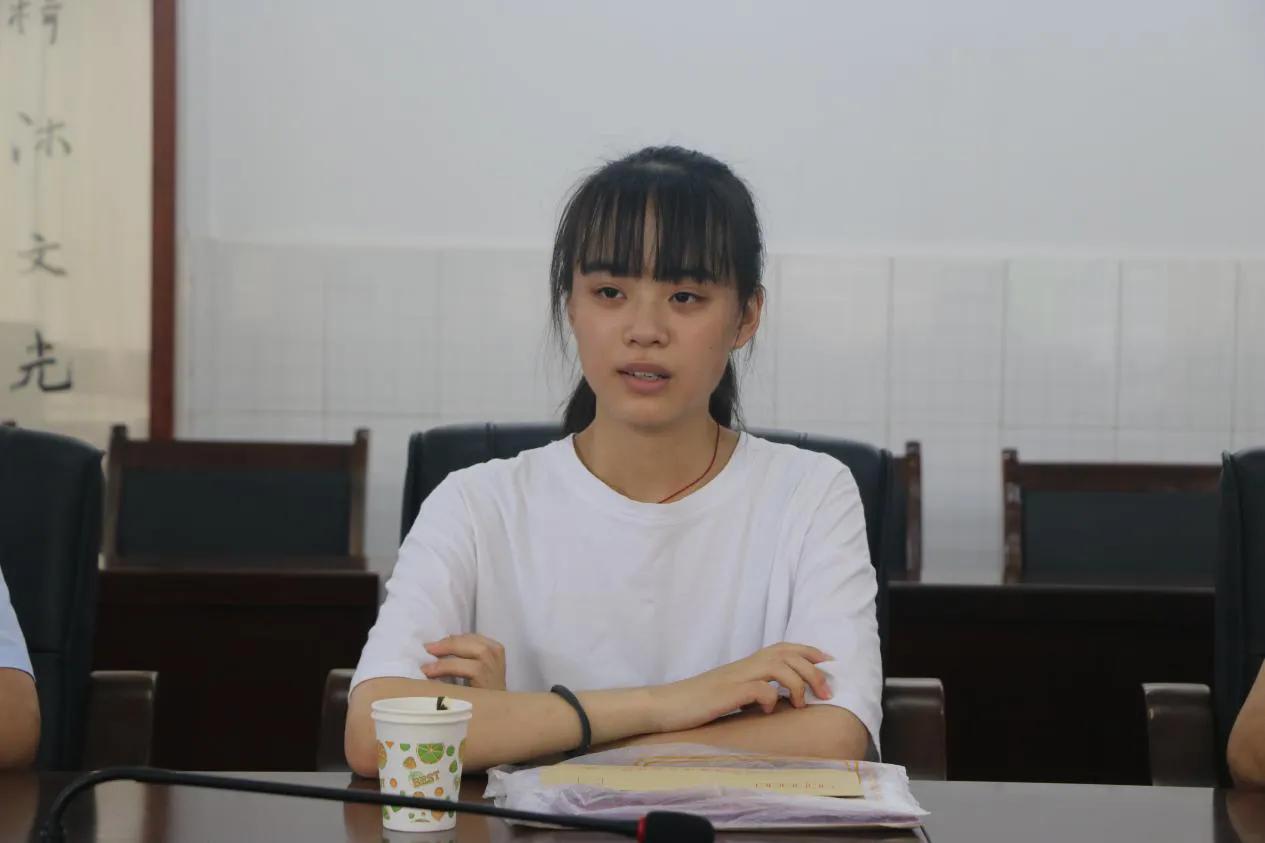 蓬溪教育：杜志凌赴蓬溪中学慰问张晓同学