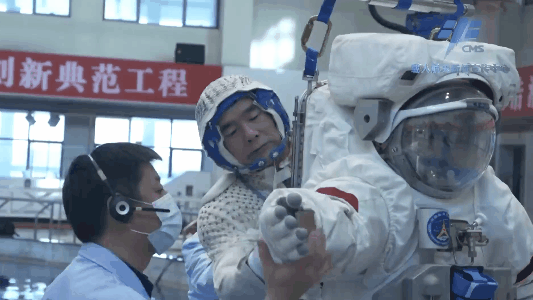 神舟十二飞天！飞船总指挥、宇航员......都是北理工人！
