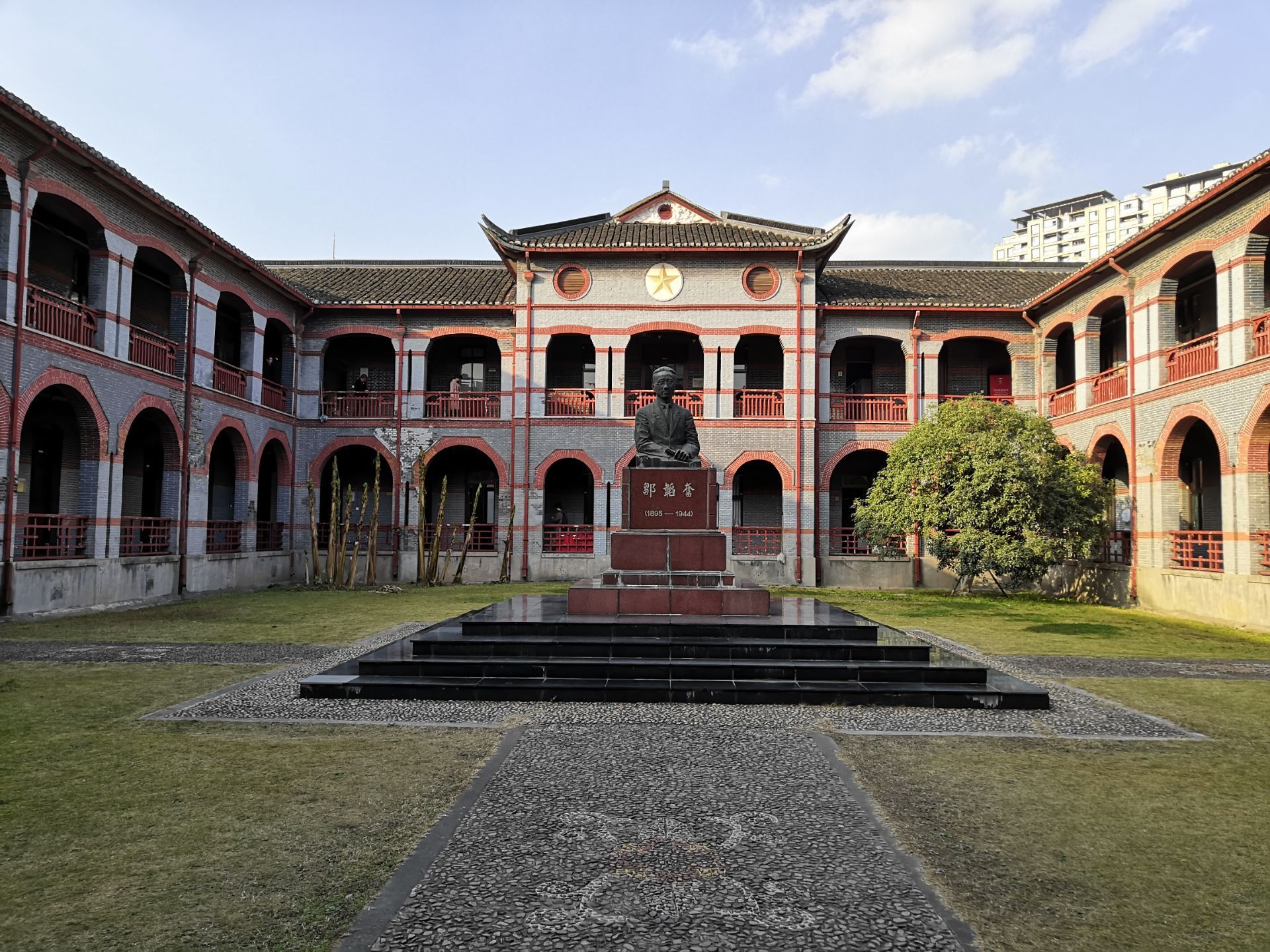 上海最好的4所普通一本院校，实力雄厚，位置优越