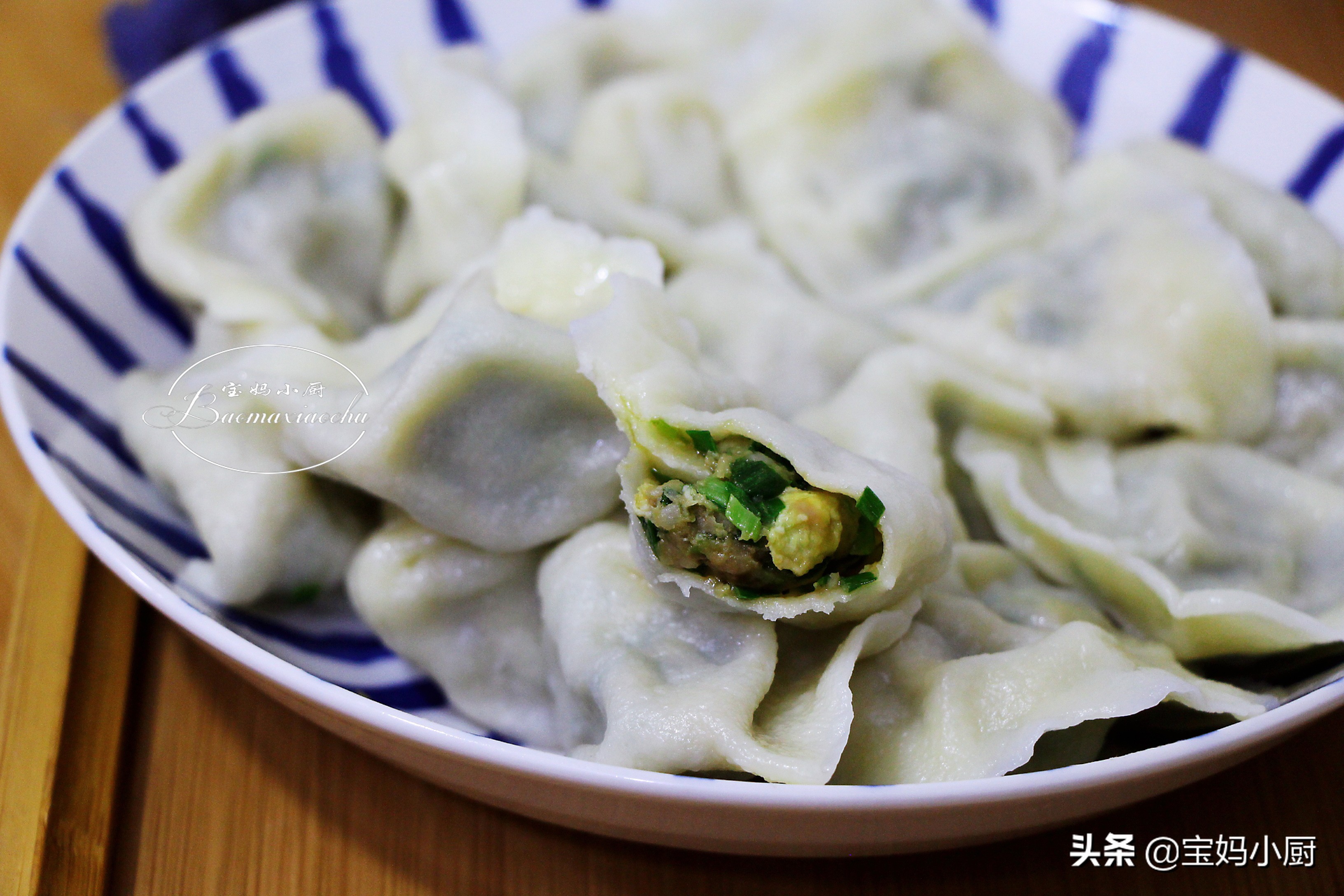 韭菜馅饺子好吃，调馅有技巧，不出汤味道香，方法超实用