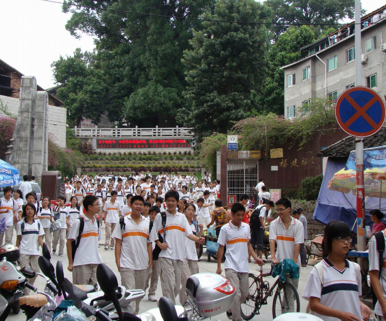 福建5所野鸡大学臭名昭著，被官媒点名，学生毕业后还是高中学历