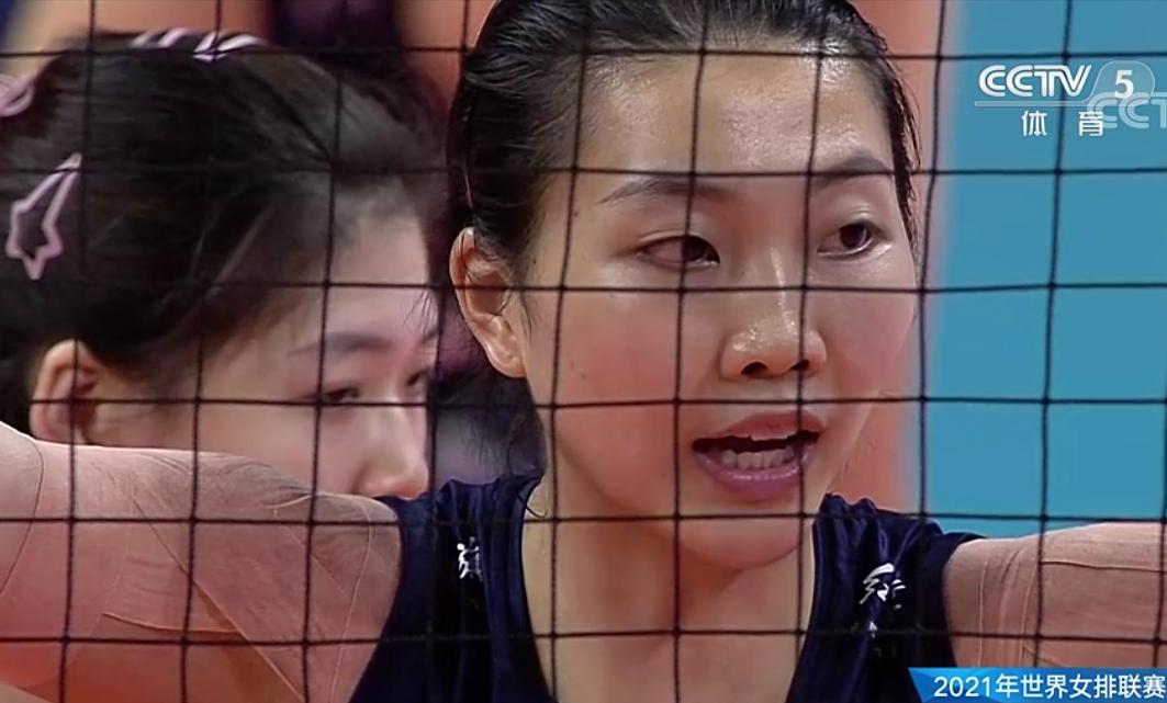 中国女排3-0俄罗斯队！给姑娘们打分，李盈莹和颜妮等4人得满分