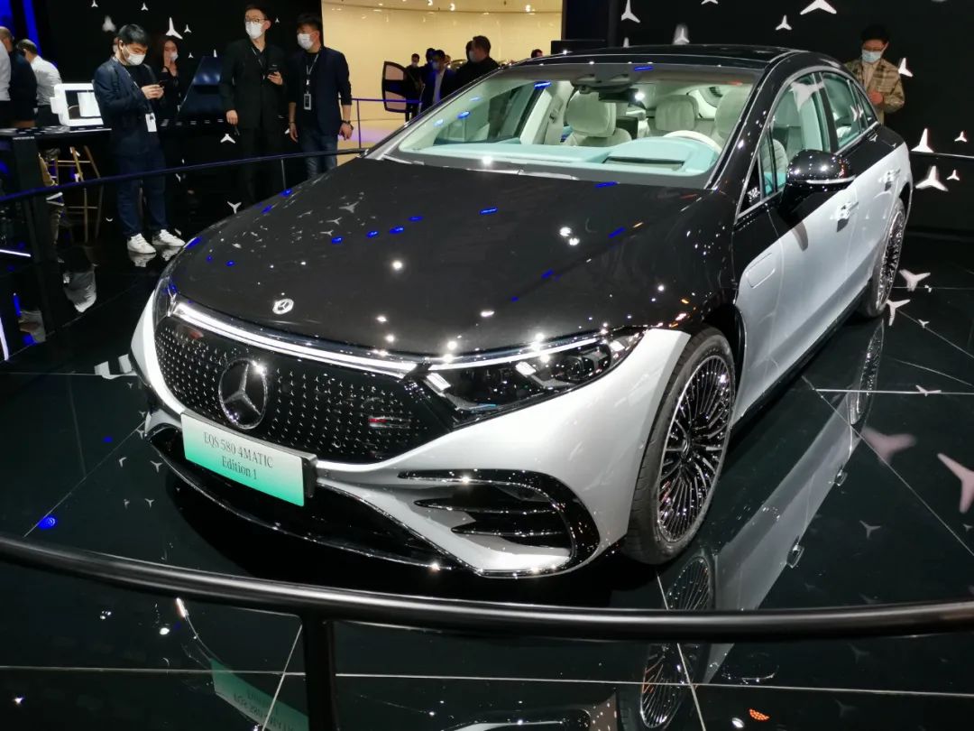 从2012奔驰S500到EQS：百年豪华车企的电动转型之痛