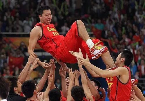 08年奥运会男篮中国vs西班牙（中国队08年奥运会对西班牙：大郅15分，刘炜19分，而姚明是这数据）