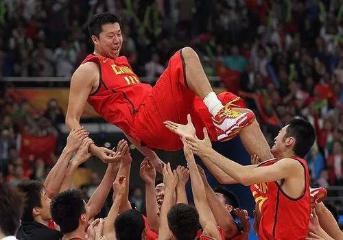 08年奧運會男籃中國vs西班牙（中國隊08年奧運會對西班牙：大郅15分，劉煒19分，而姚明是這數據）