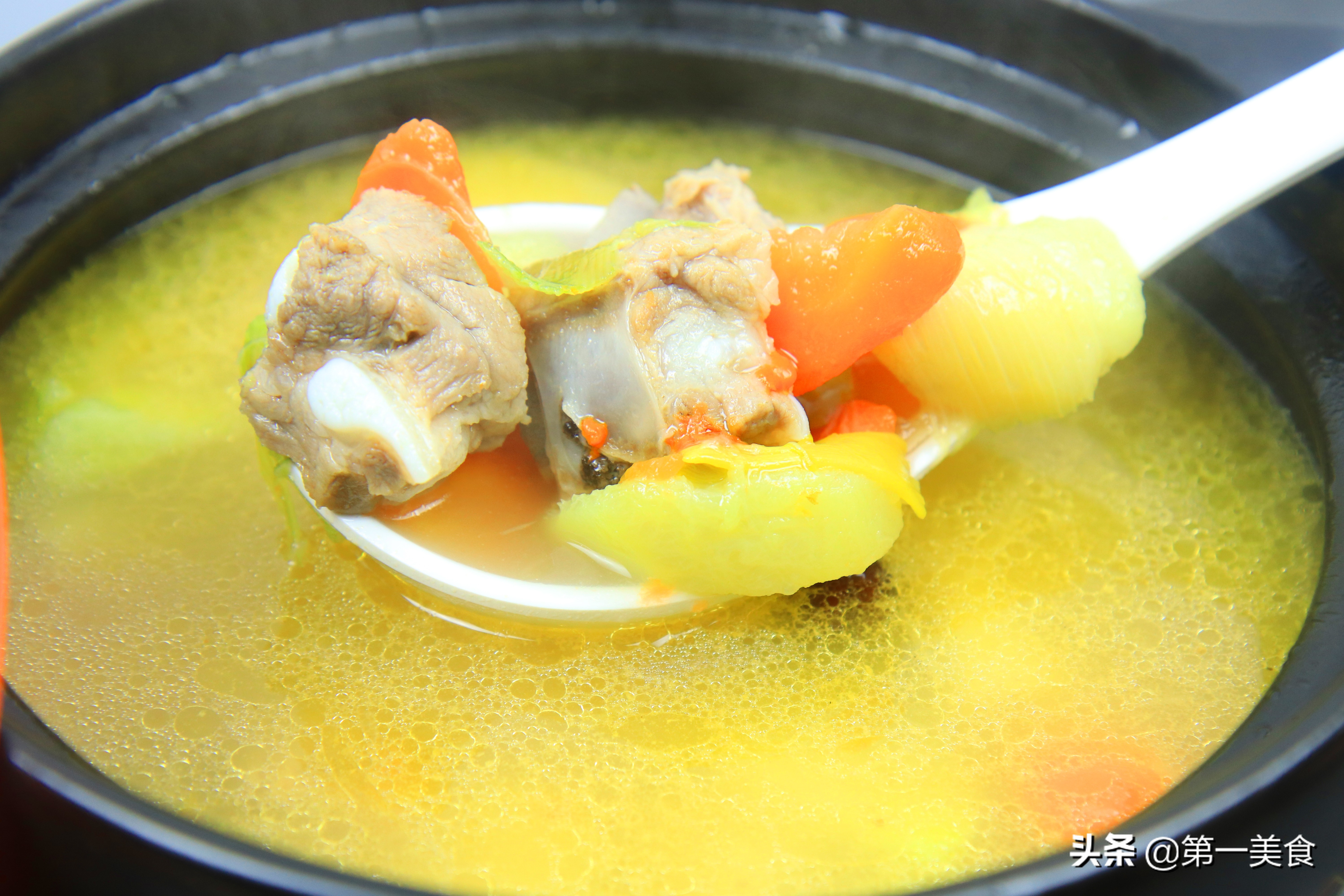 萝卜排骨汤的做法「萝卜排骨汤的做法功效」