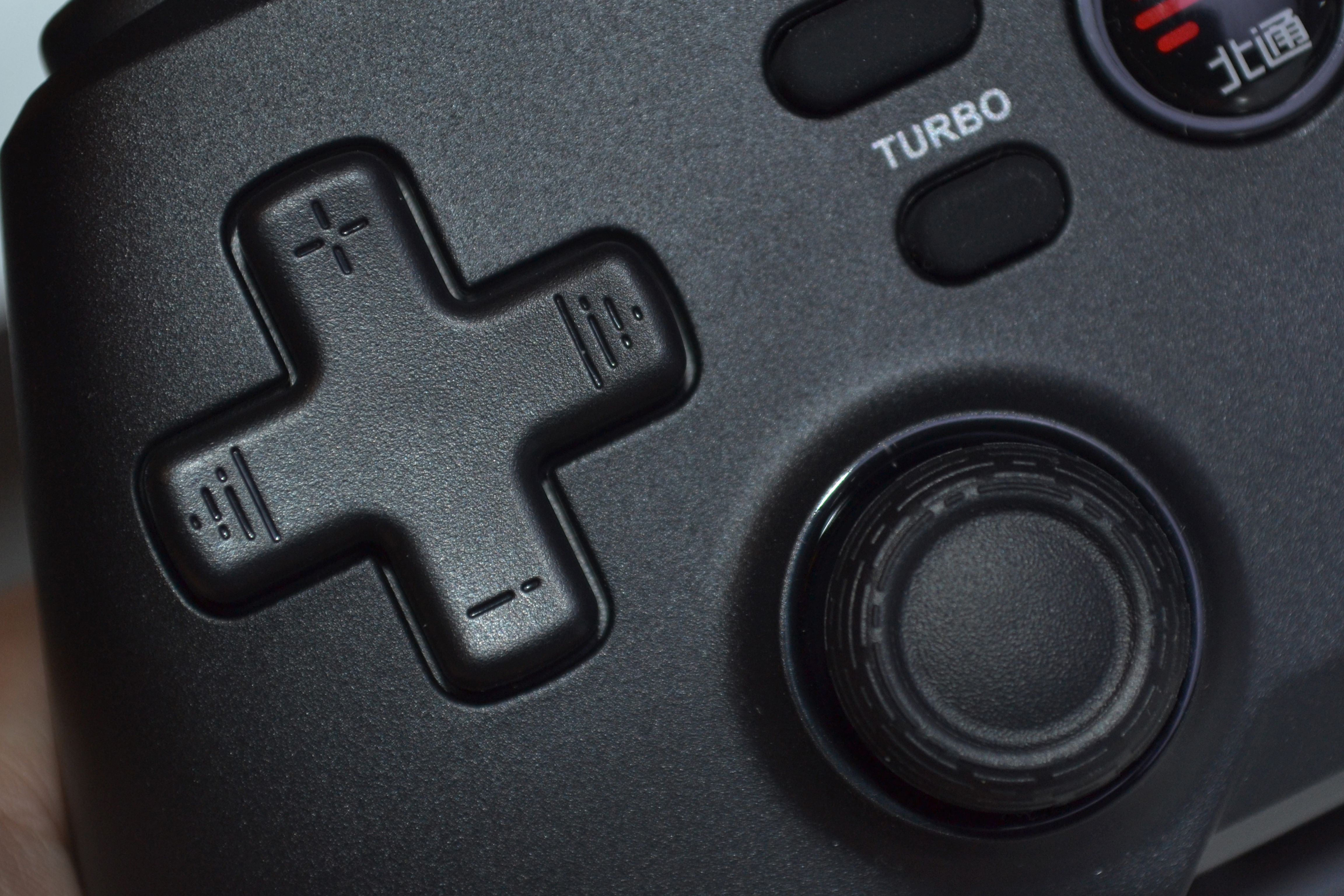 尽情尽兴打游戏 北通蝙蝠4游戏手柄试玩 最好的娱乐时光