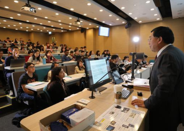 北大教授工资单被晒出，看到应发金额，网友直呼确定不是假的？