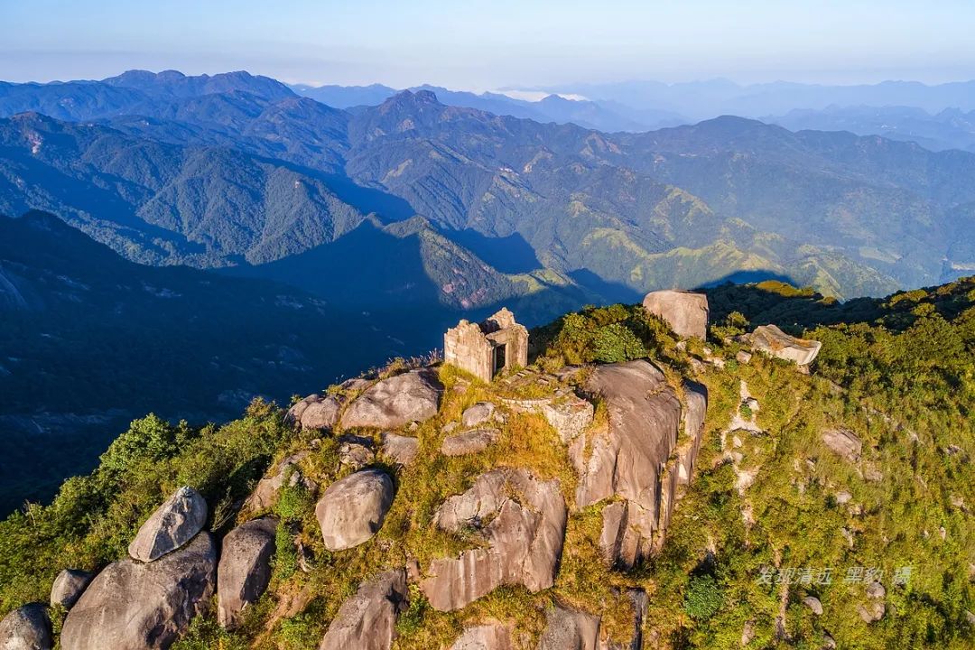 东岳是什么山(广东有座海拔1452米的东岳山，风景不输泰山却鲜为人知)