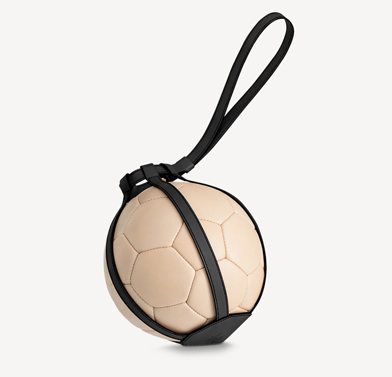 街头篮球红钻在哪里（LV联名NBA推出“天价篮球”！每个售价1.2万，网友称拍一下都心疼）