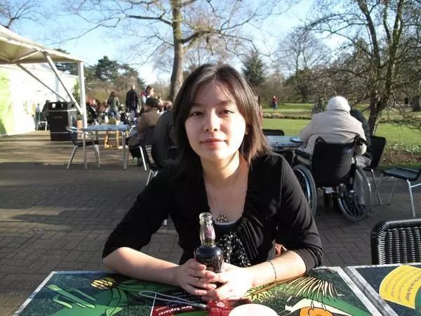 中国女翻译官燃爆了!中美交锋20分钟临场脱稿交传,太帅太牛