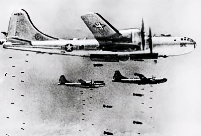 “雷公爷”刘亚楼顶撞毛泽东，毛主席却说：他说了算吧，我管不了