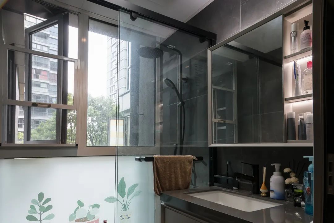 新作欣赏｜|116㎡现代轻奢设计，三室两厅打造弹性大空间