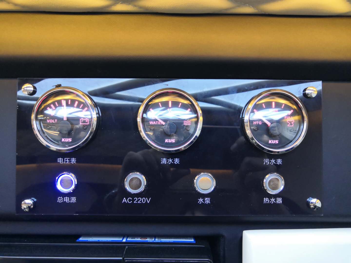 成功商务人士适用车推荐——江铃福特·新世代全顺豪华商旅车