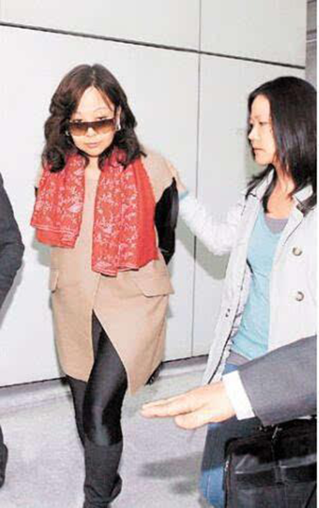 张子强接过8位富豪绑架名单，果断划掉霍英东，直言：此人勿动