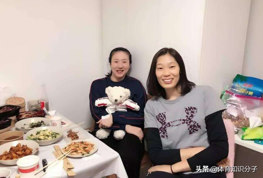 朱婷惠若琪关系好吗(女排的“姐妹情”！惠若琪和她们关系最要好，朱婷也有一个好闺蜜)