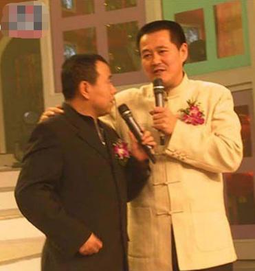 《卖拐》被砍4分钟见证兄弟情，潘长江却说与赵本山合作很可怕？