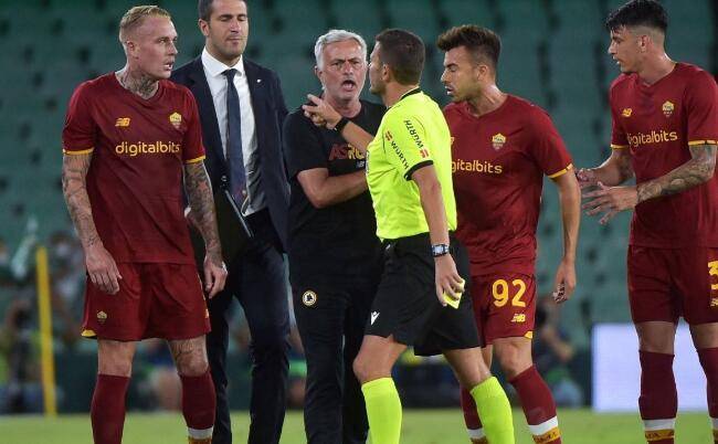 罗马热身赛3-1逆转贝伦人(2-5！穆里尼奥率队大比分输球，球队被罚下4人冲进场内抗议)